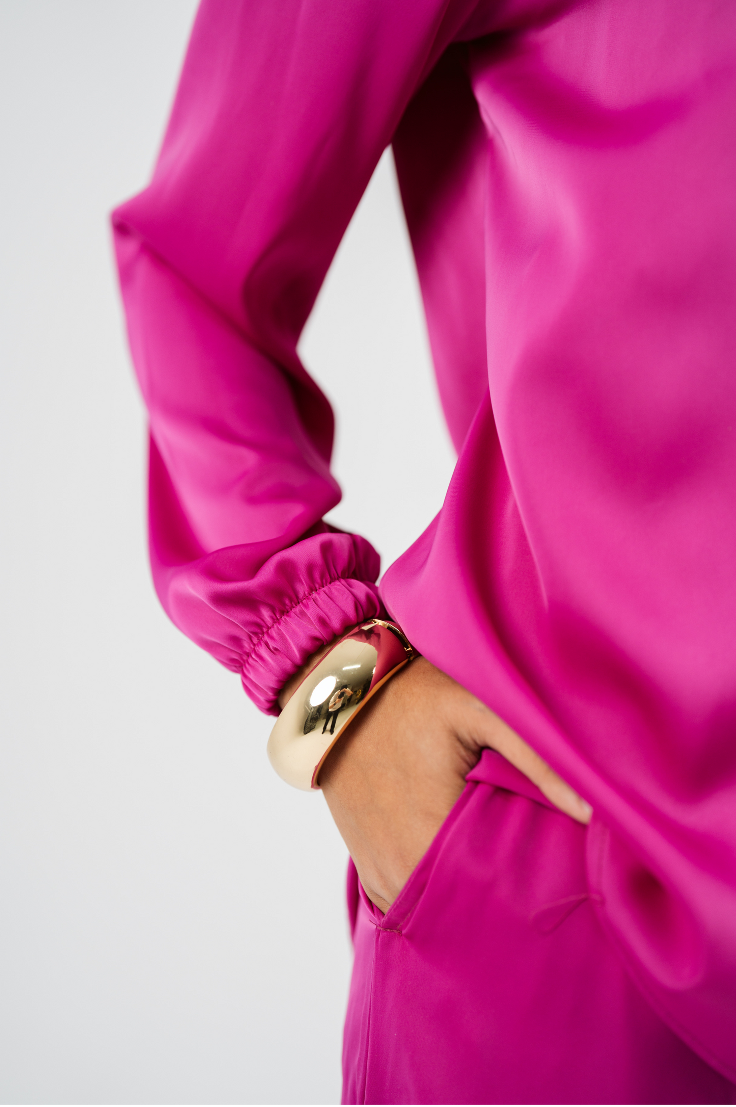 The Magenta Weightless Wonder