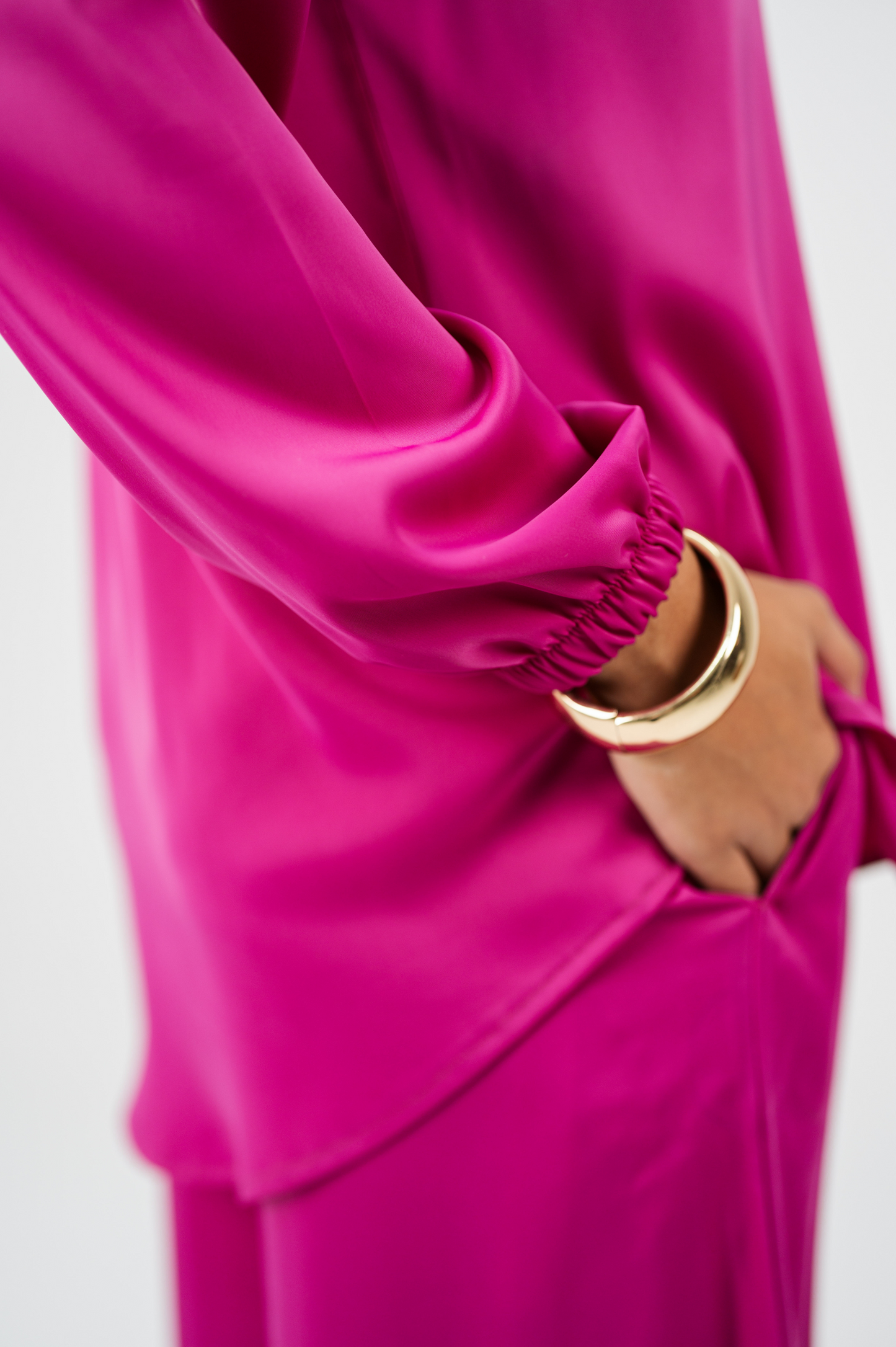 The Magenta Weightless Wonder