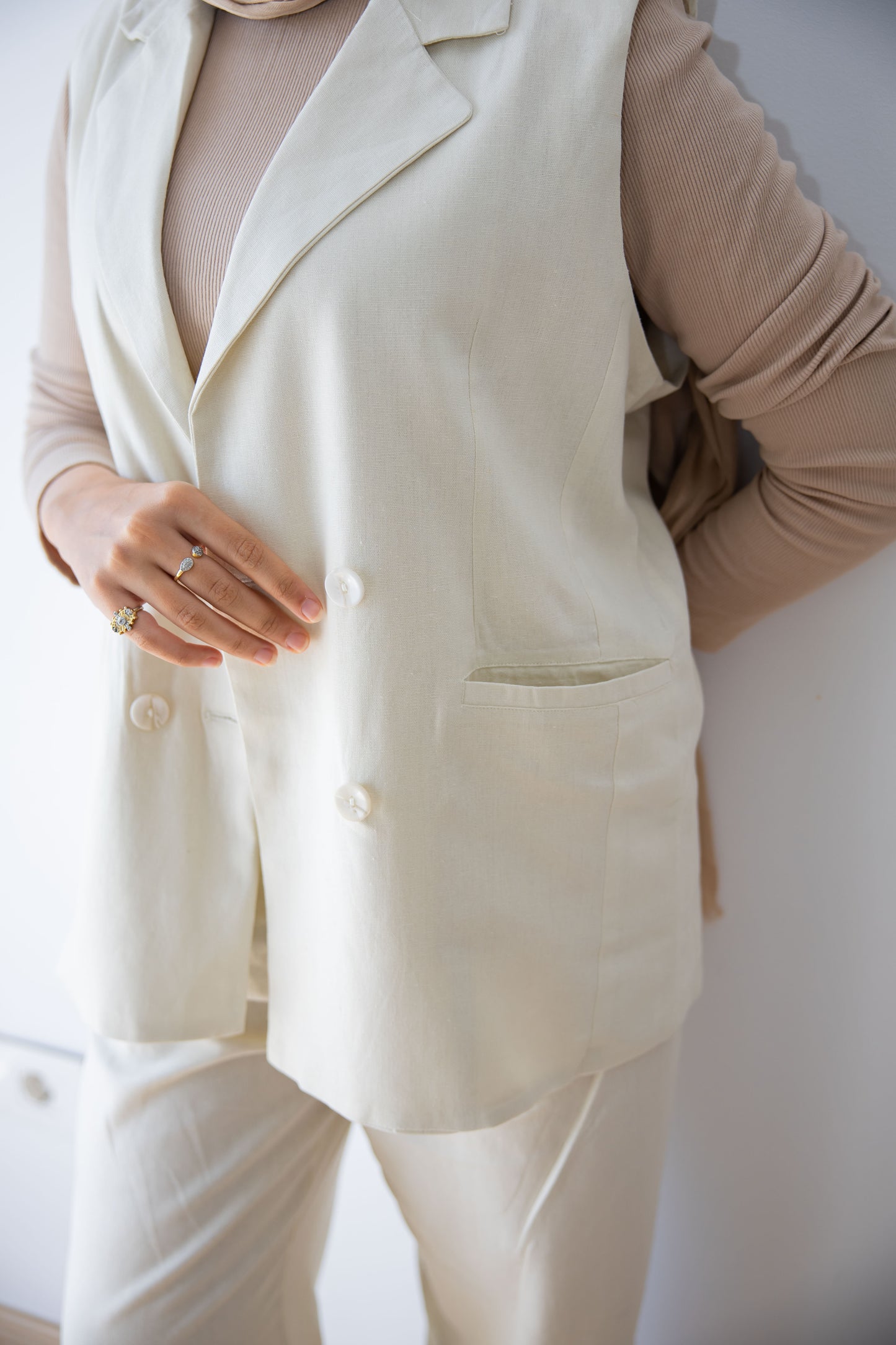 Lino Creame Vest