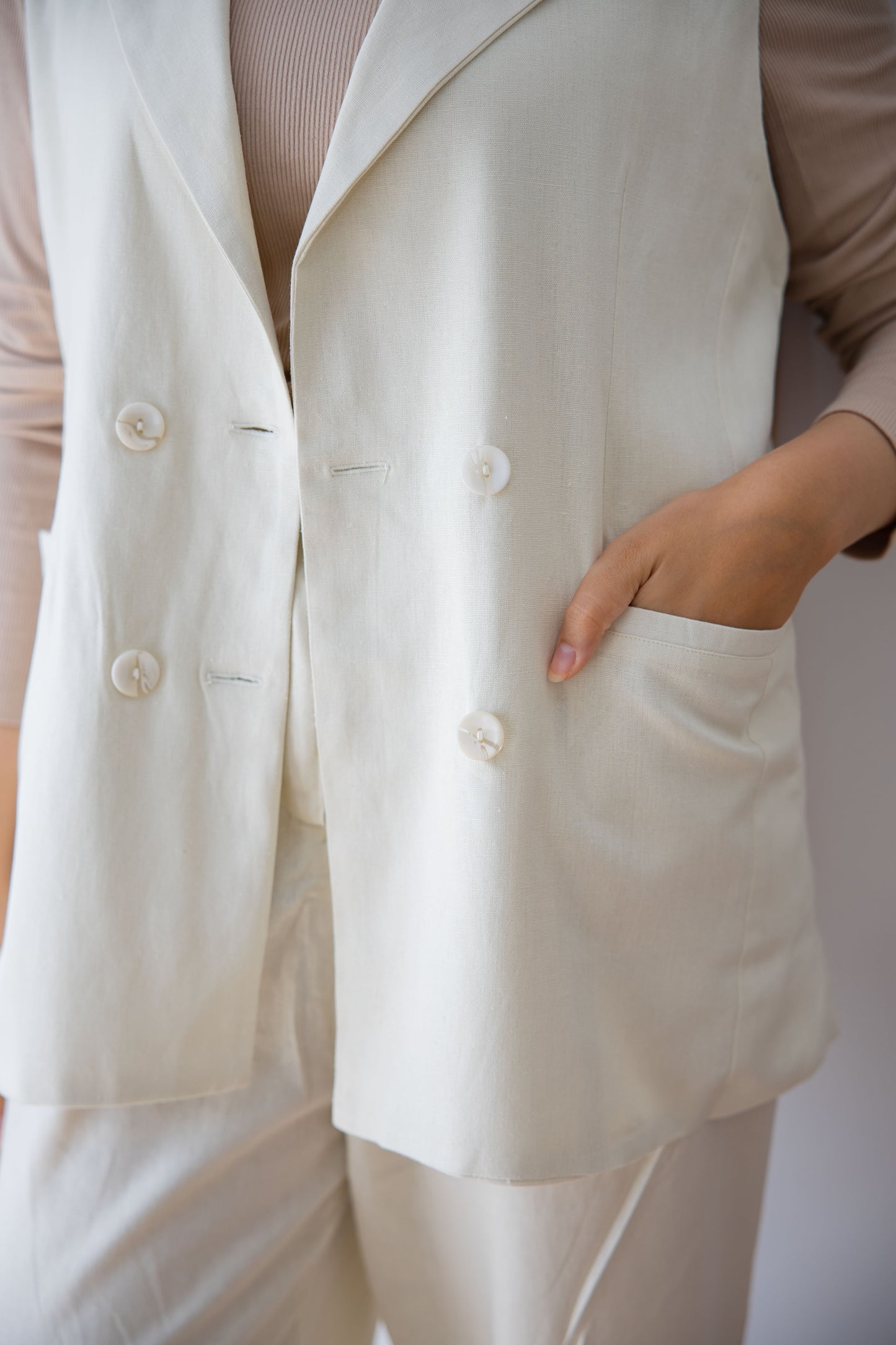 Lino Creame Vest
